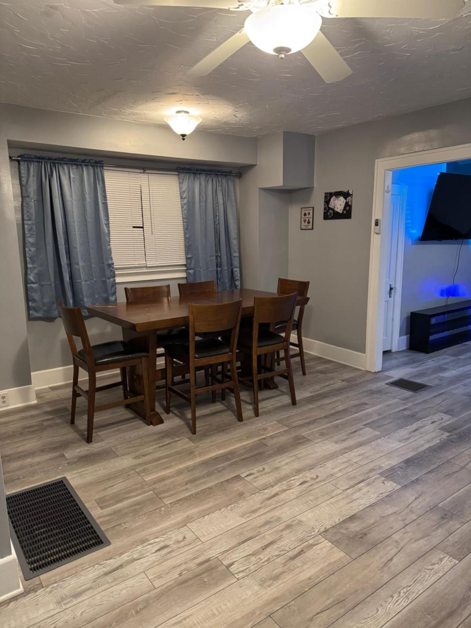 Charming 3-bedroom House Next To Hollywood Casino! 1 Minute From Interstate 75 Ferienhaus *