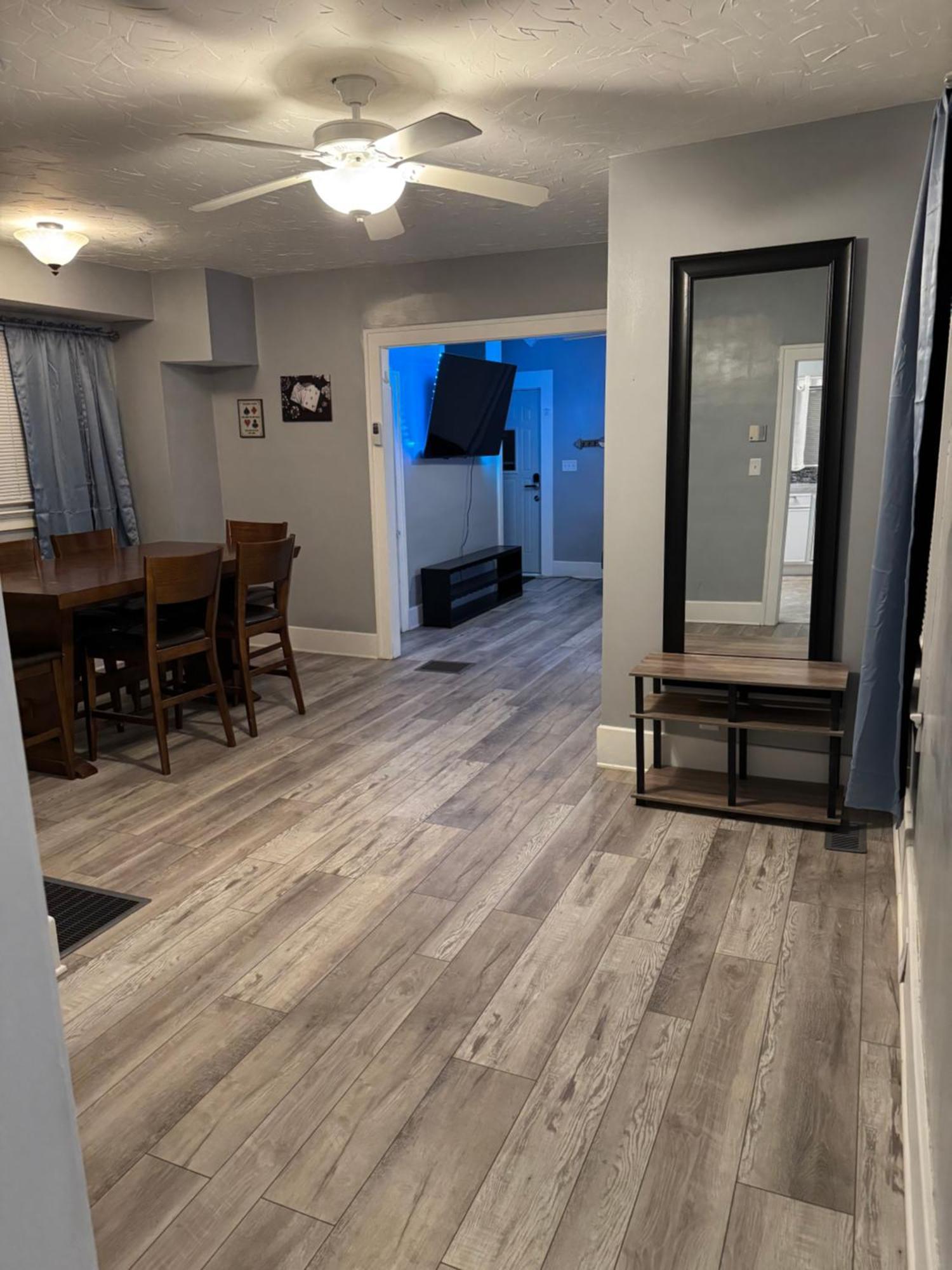 Charming 3-bedroom House Next To Hollywood Casino! 1 Minute From Interstate 75 Ferienhaus